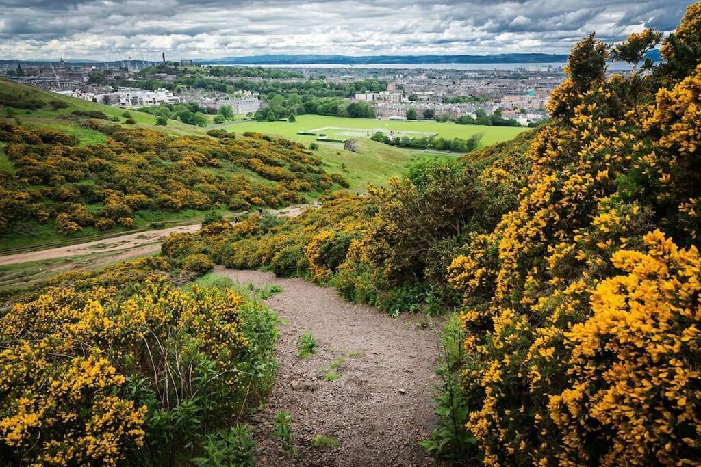 Holyrood Park Main Door Apartment Edinburgh Exteriér fotografie